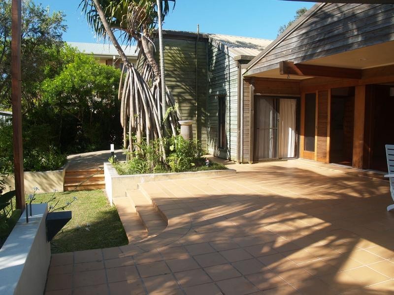 194 Shore Street North, Cleveland QLD 4163