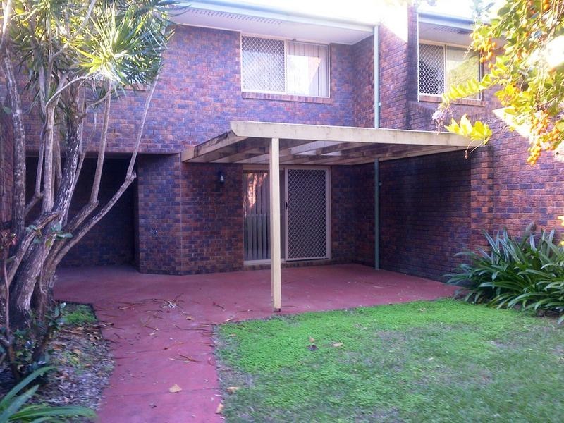 4/13 Shaw Place, Hemmant QLD 4174