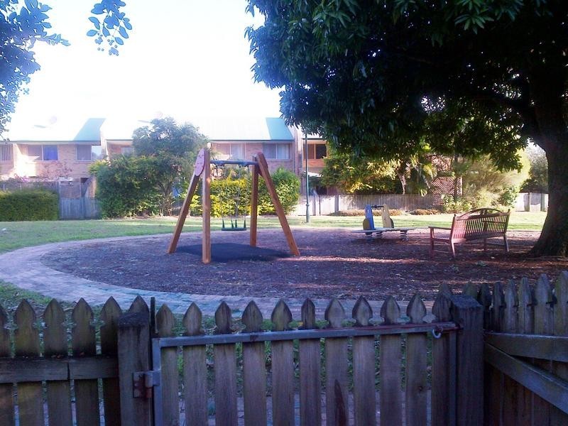 4/13 Shaw Place, Hemmant QLD 4174