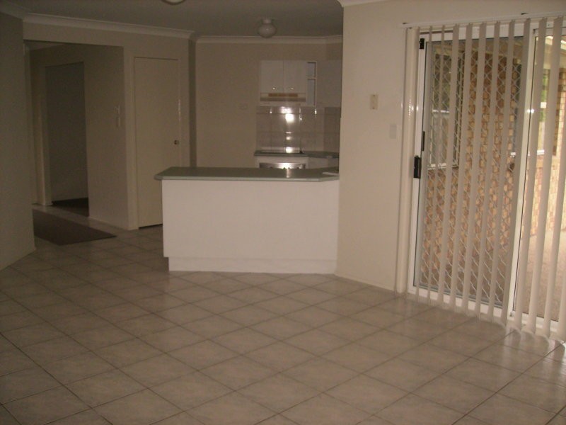 8 Coventry Court, Wellington Point QLD 4160