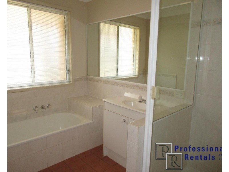 82 Hailey Drive, Birkdale QLD 4159