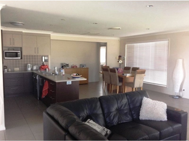 10 Gunadoo Street, Thornlands QLD 4164