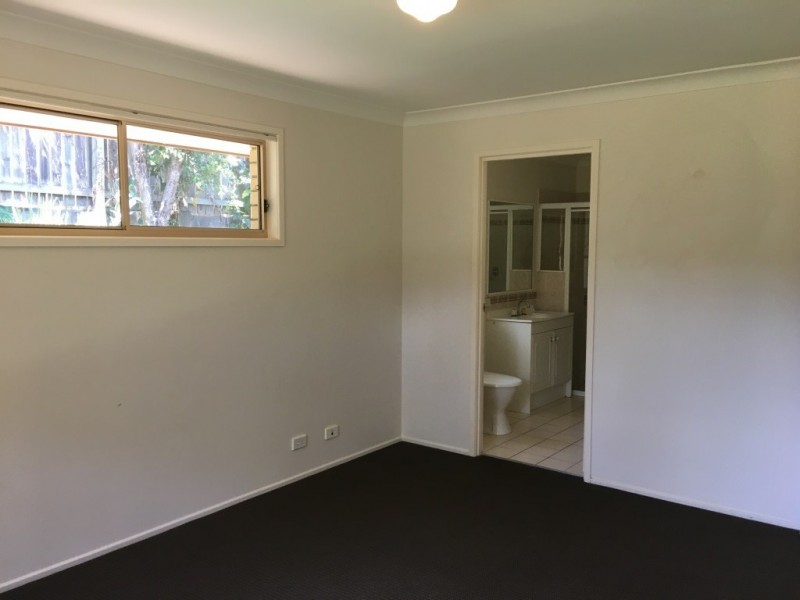 2 Seeana Lane, Birkdale QLD 4159