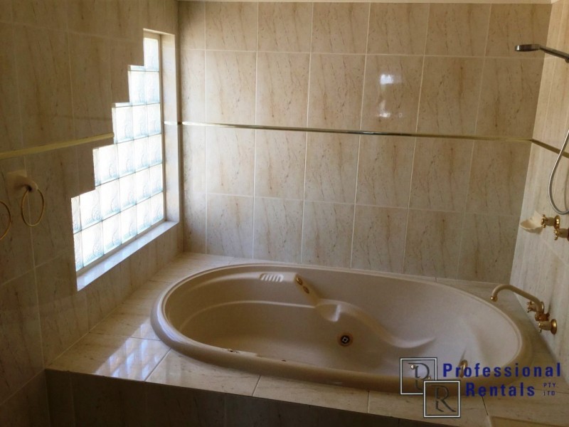 2 Marram Court, Raby Bay QLD 4163