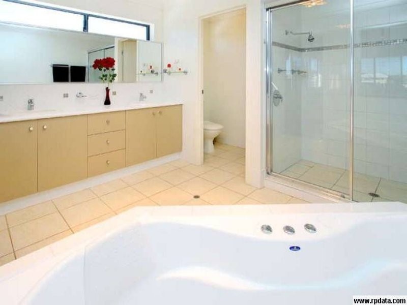 28 Helena Street, Wellington Point QLD 4160