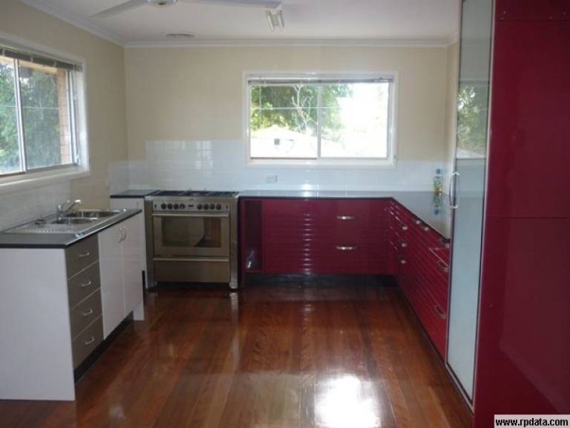69 Banana Street, Redland Bay QLD 4165