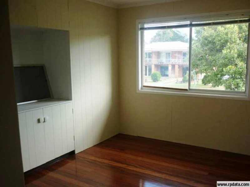 69 Banana Street, Redland Bay QLD 4165