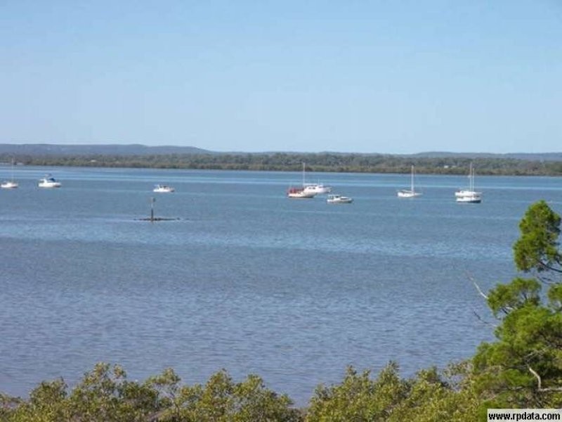 69 Banana Street, Redland Bay QLD 4165