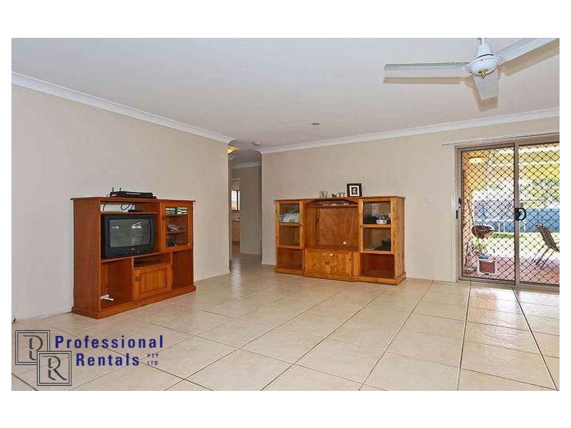 8 Timkelnik Crescent, Victoria Point QLD 4165