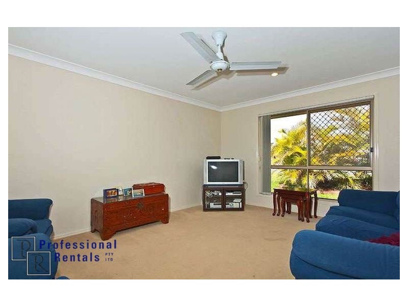 8 Timkelnik Crescent, Victoria Point QLD 4165
