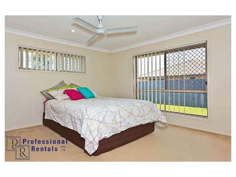 8 Timkelnik Crescent, Victoria Point QLD 4165