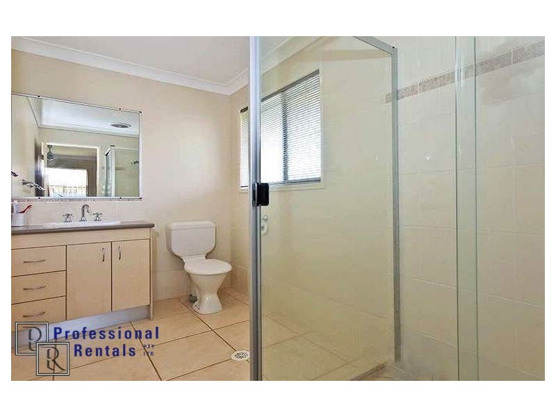 8 Timkelnik Crescent, Victoria Point QLD 4165