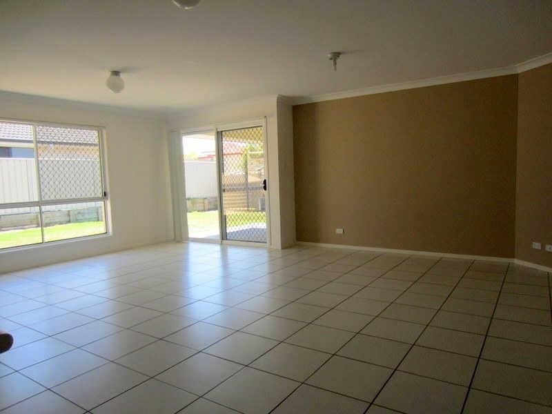 12 Resi Drive, Regents Park QLD 4118