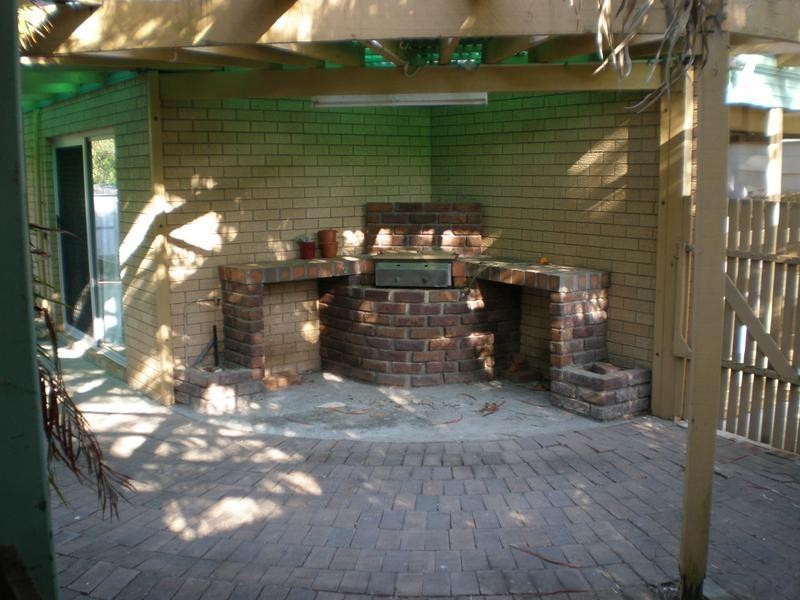 16b Herbert St, Lota QLD 4179