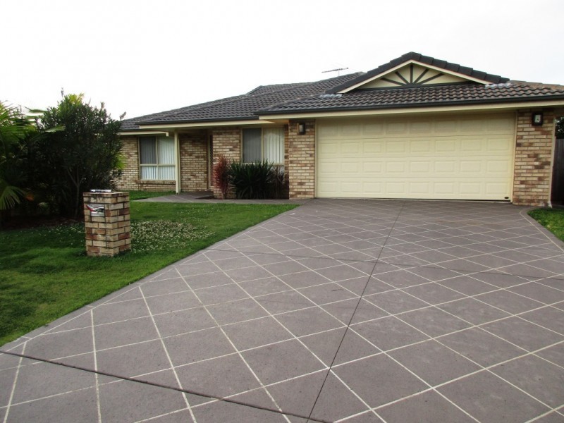 3 Mervyn Crescent, Redland Bay QLD 4165