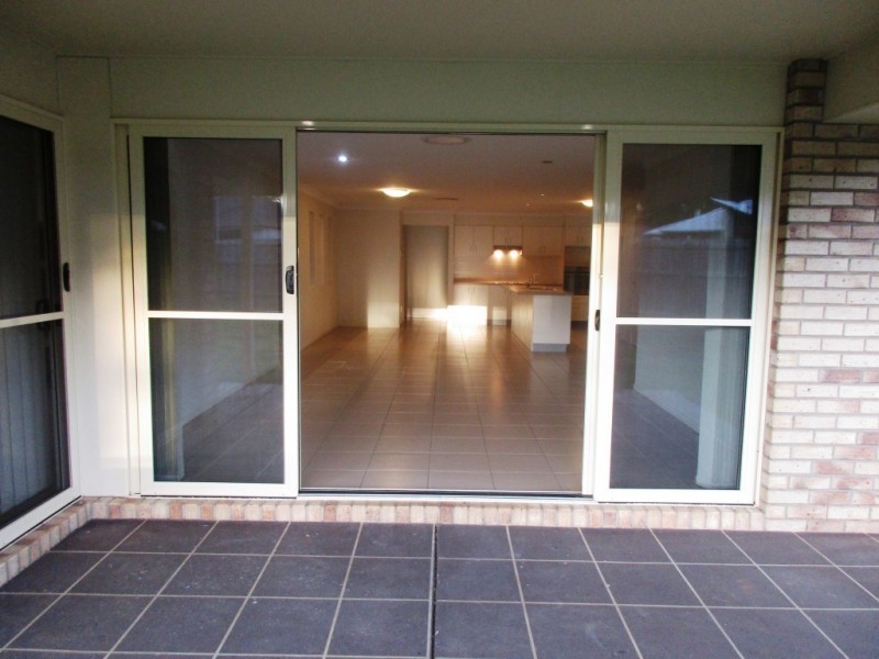 3 Mervyn Crescent, Redland Bay QLD 4165