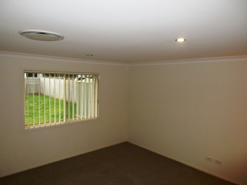 3 Mervyn Crescent, Redland Bay QLD 4165