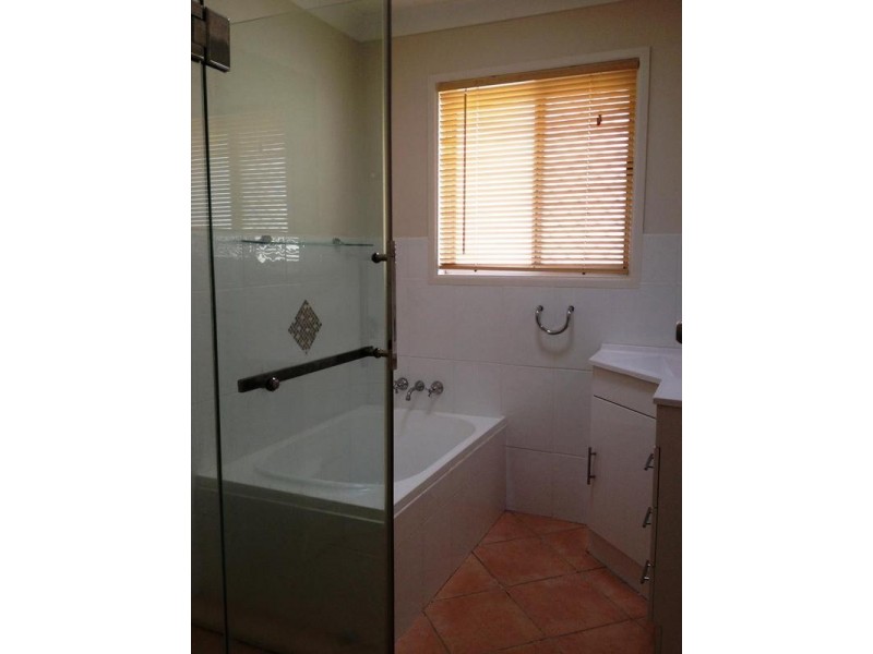 203 Queen Street, Cleveland QLD 4163