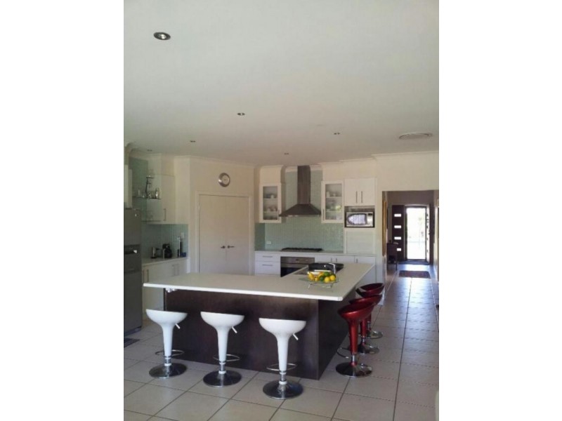 8 Casey Court, Wellington Point QLD 4160