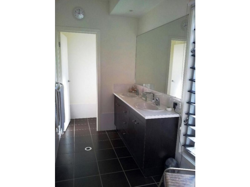 8 Casey Court, Wellington Point QLD 4160