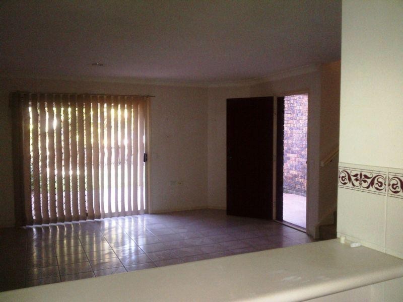 4/13 Shaw Place, Hemmant QLD 4174