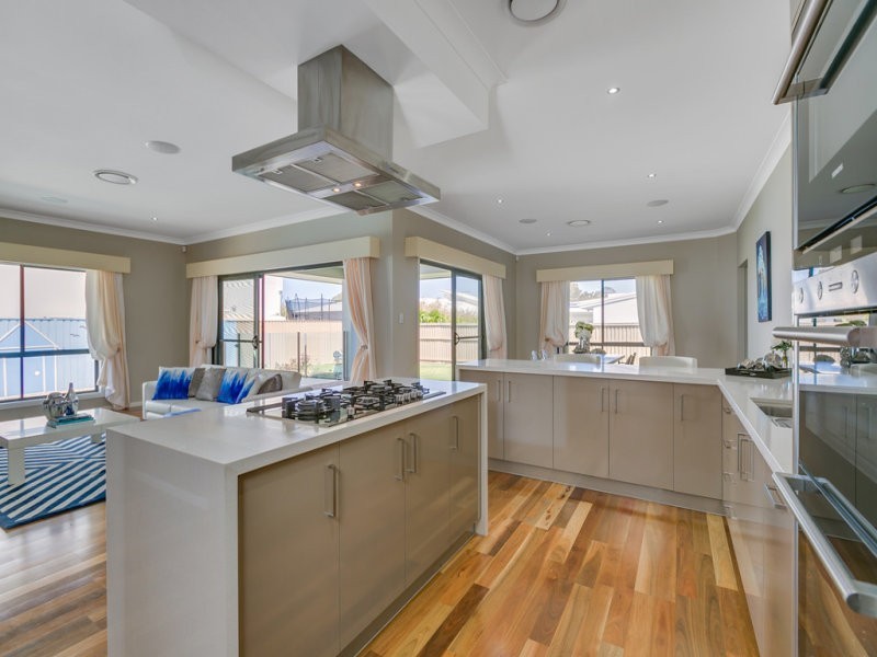 4 Marjoram Street, Thornlands QLD 4164