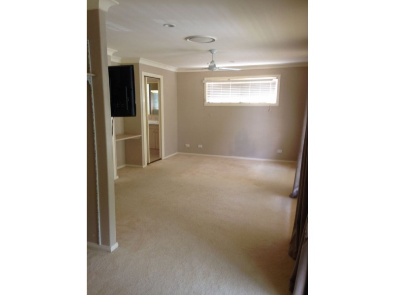 52 Penzance Drive, Redland Bay QLD 4165