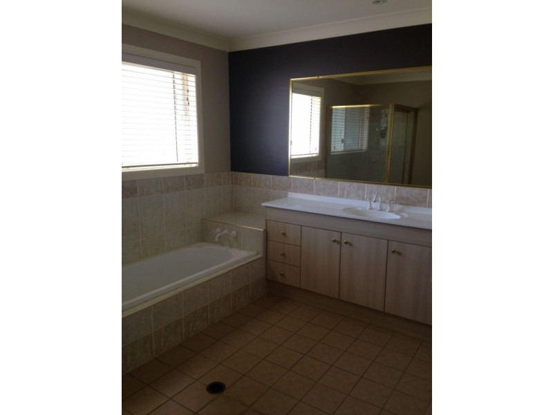 52 Penzance Drive, Redland Bay QLD 4165