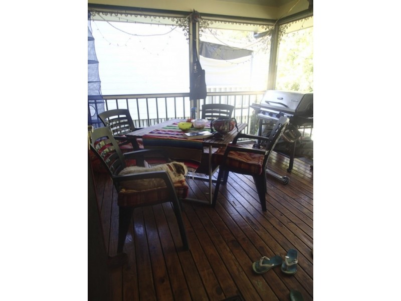 19 Perulpa Street, Coochiemudlo Island QLD 4184