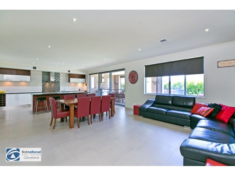 4 Bay Crest Place, Thornlands QLD 4164