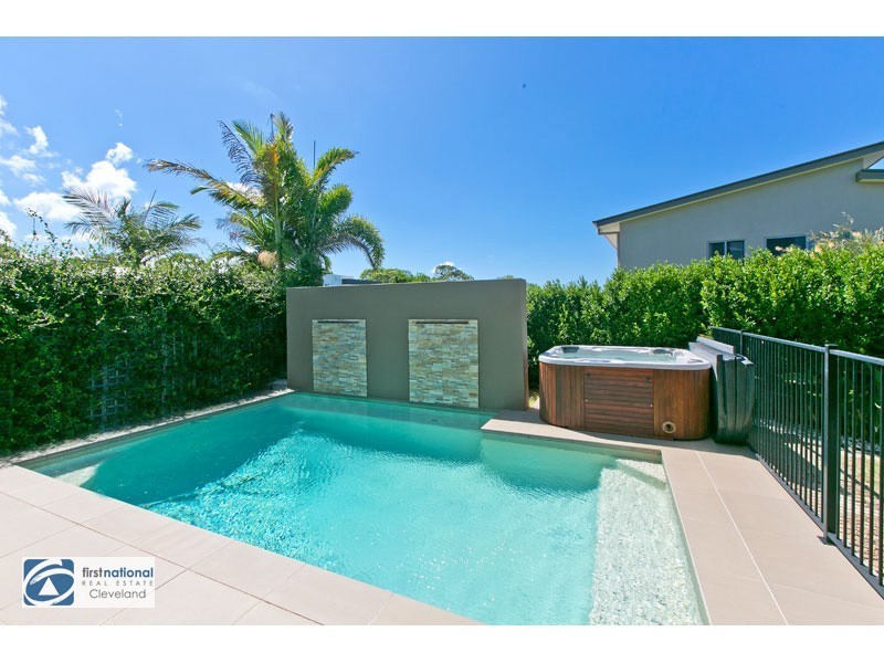 4 Bay Crest Place, Thornlands QLD 4164