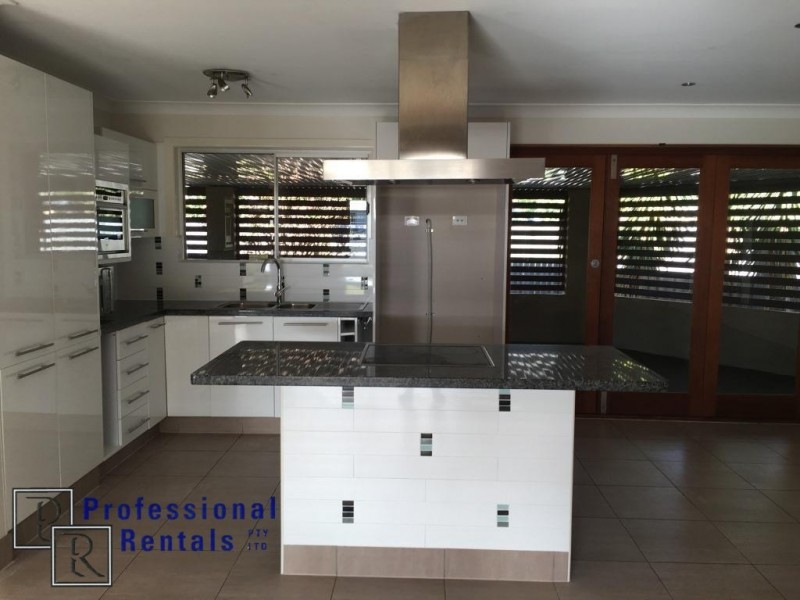 8 Yarrow Court, Cleveland QLD 4163