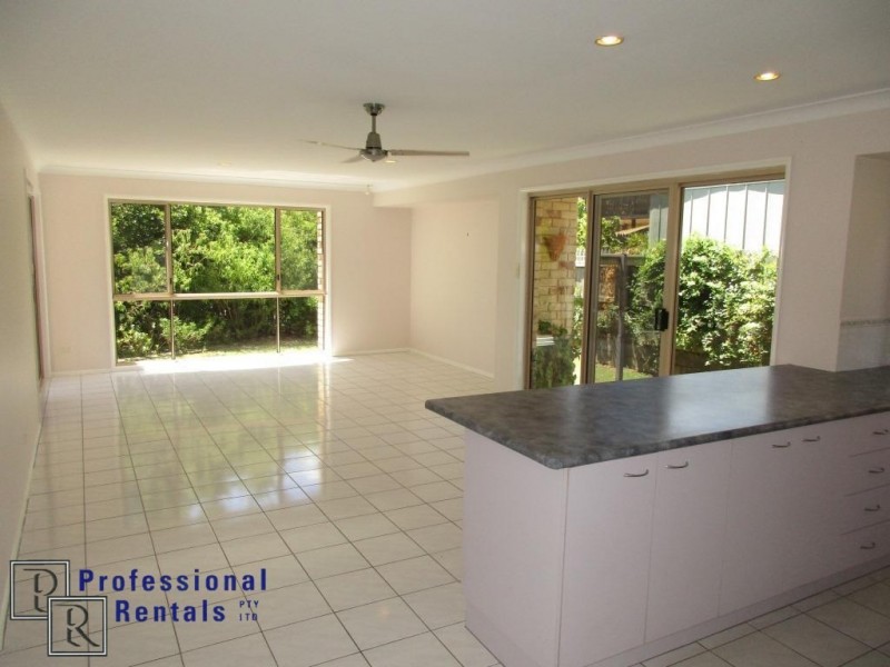 93 Barron Road, Birkdale QLD 4159