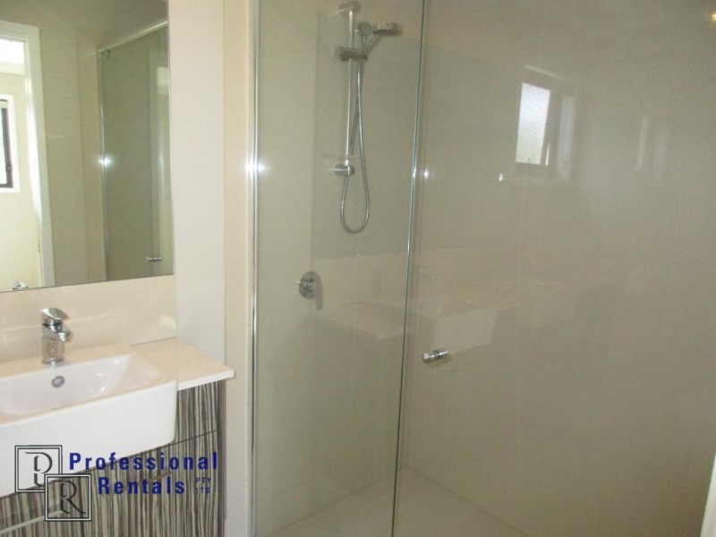 1/27 Freeth Street East, Ormiston QLD 4160