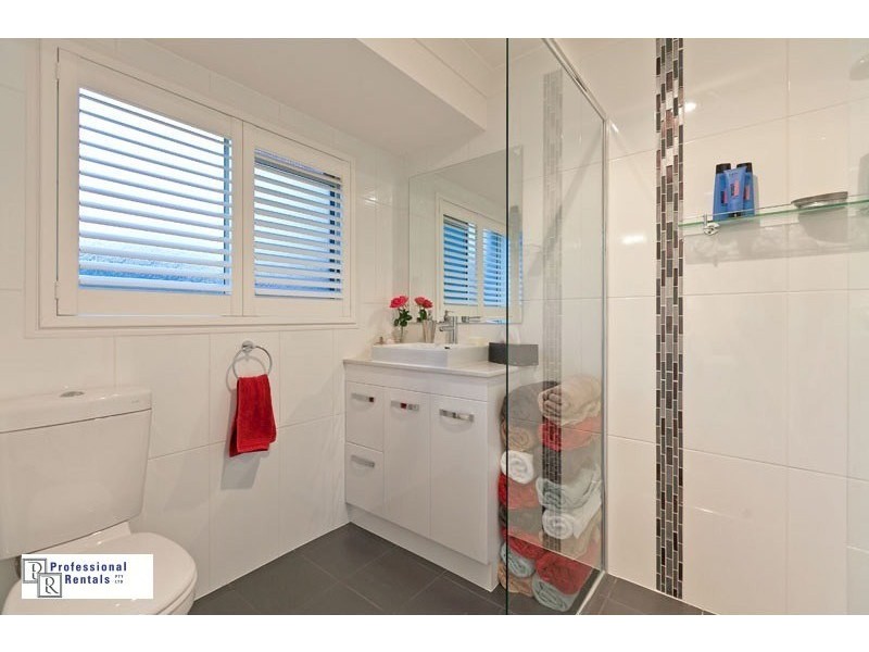 21 Leonard Street, Wellington Point QLD 4160