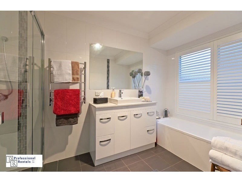 21 Leonard Street, Wellington Point QLD 4160