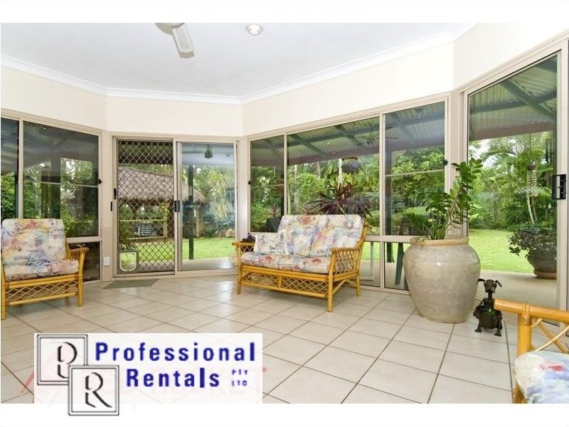 2-28 Lakeside Drive, Carbrook QLD 4130