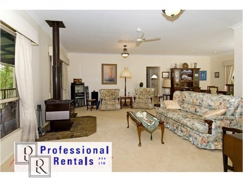 2-28 Lakeside Drive, Carbrook QLD 4130