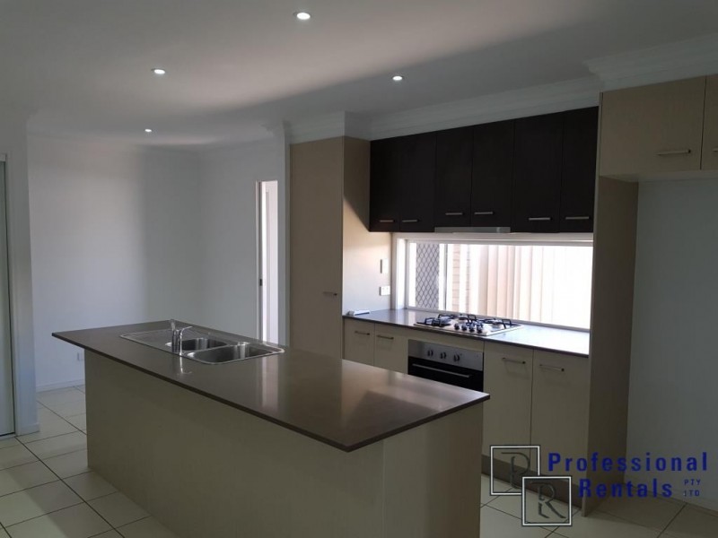 5 Lancaster Circuit, Redland Bay QLD 4165