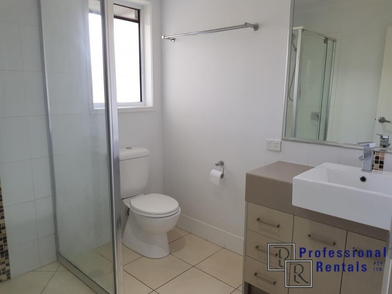 5 Lancaster Circuit, Redland Bay QLD 4165