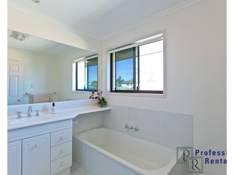 14 Hawkins Place, Thornlands QLD 4164