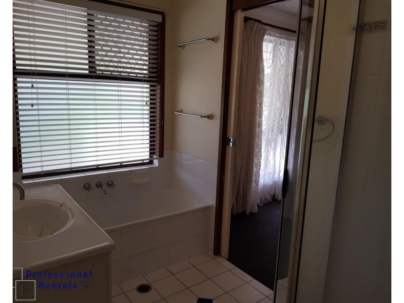 1 St Georges Court, Victoria Point QLD 4165