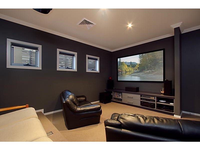 21 Elwood Drive, Strathdale VIC 3550