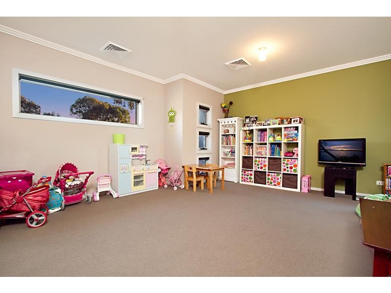 21 Elwood Drive, Strathdale VIC 3550