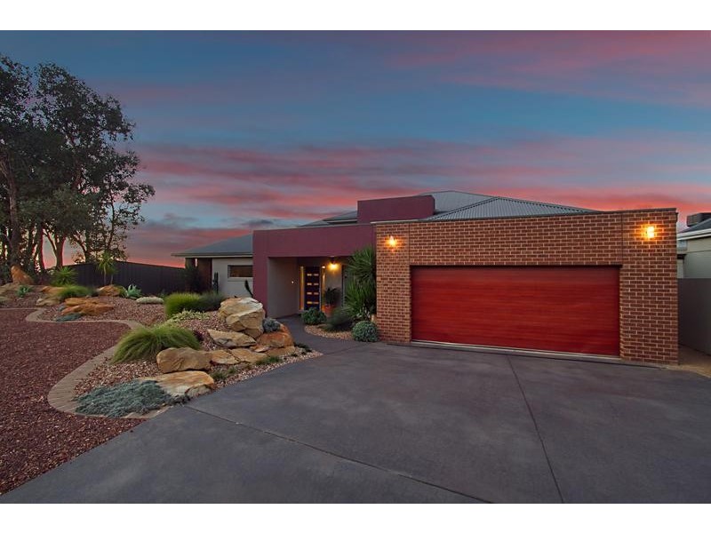 21 Elwood Drive, Strathdale VIC 3550