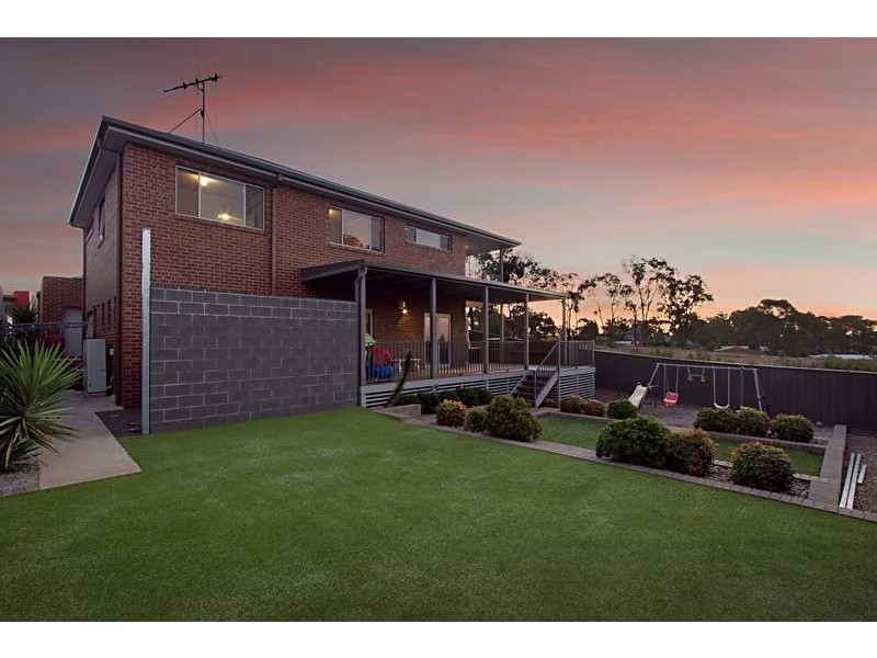 21 Elwood Drive, Strathdale VIC 3550