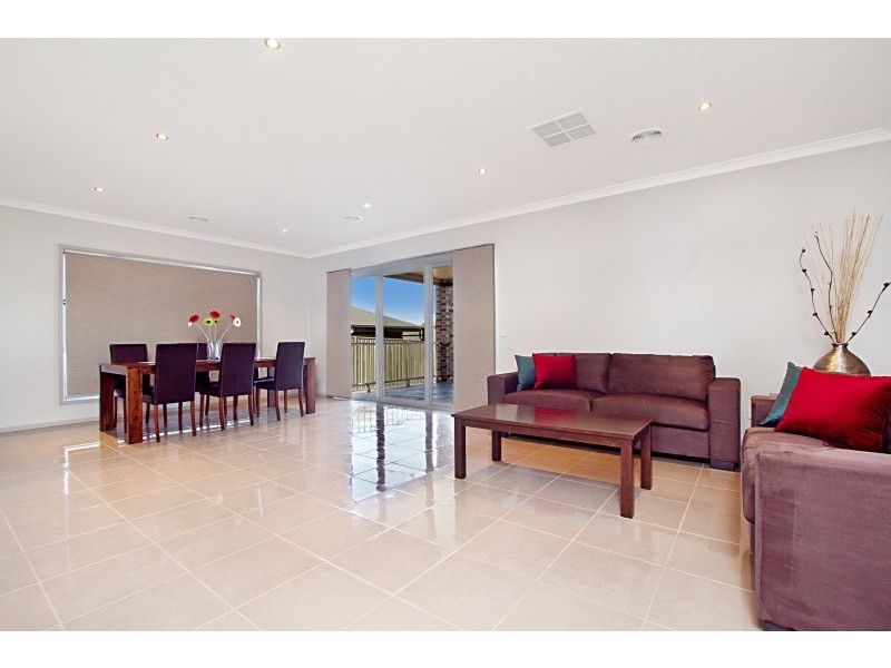 7 Metropolitan Dv (off Jobs Gully Rd), Eaglehawk VIC 3556