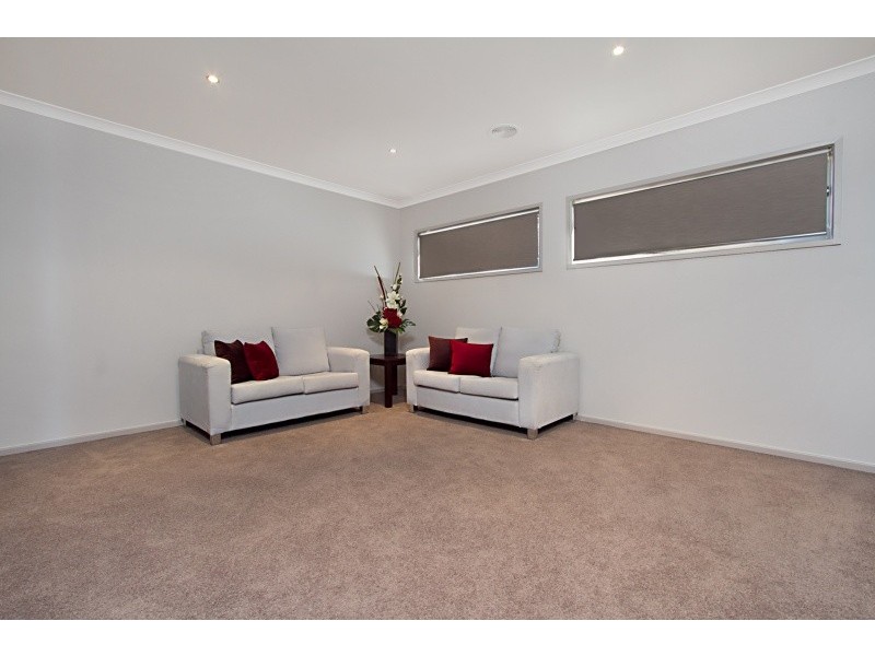 7 Metropolitan Dv (off Jobs Gully Rd), Eaglehawk VIC 3556