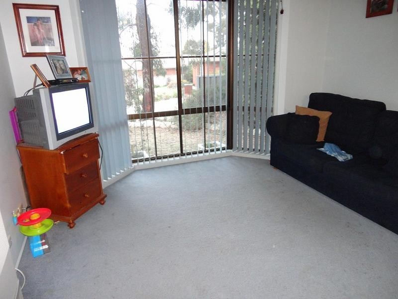 13 Wattleview Grove, Eaglehawk VIC 3556