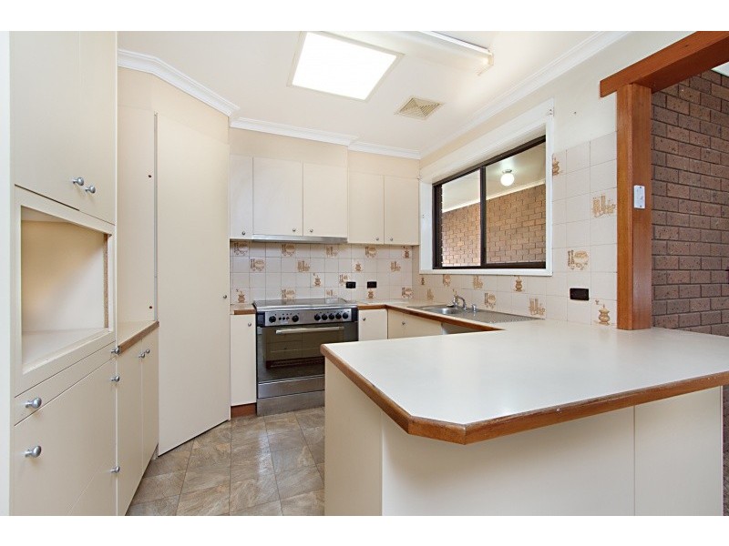 16 Edgewater Close (off Rankins Lane), Eaglehawk VIC 3556